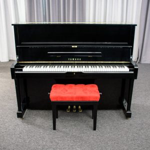 Yamaha U1A - ČRNA
